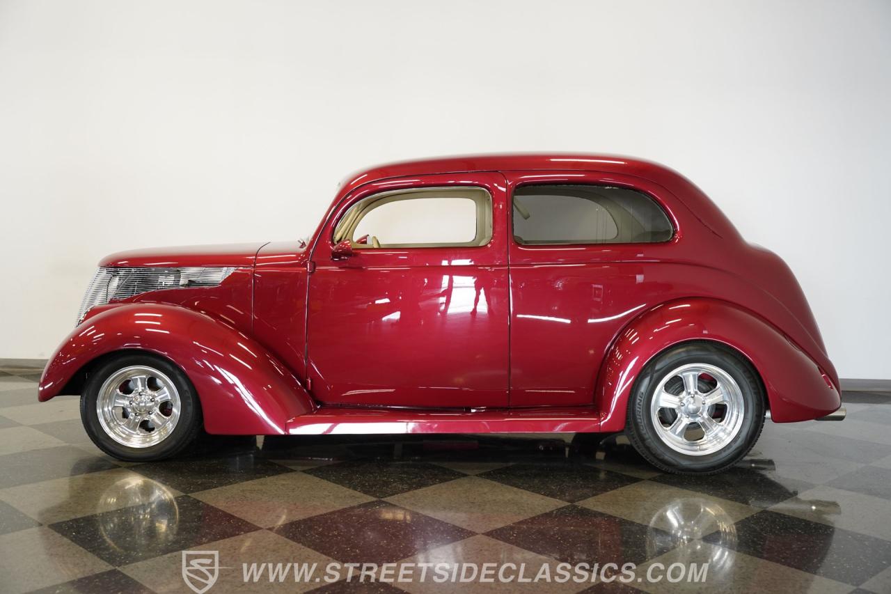 1937 Ford Tudor Sedan