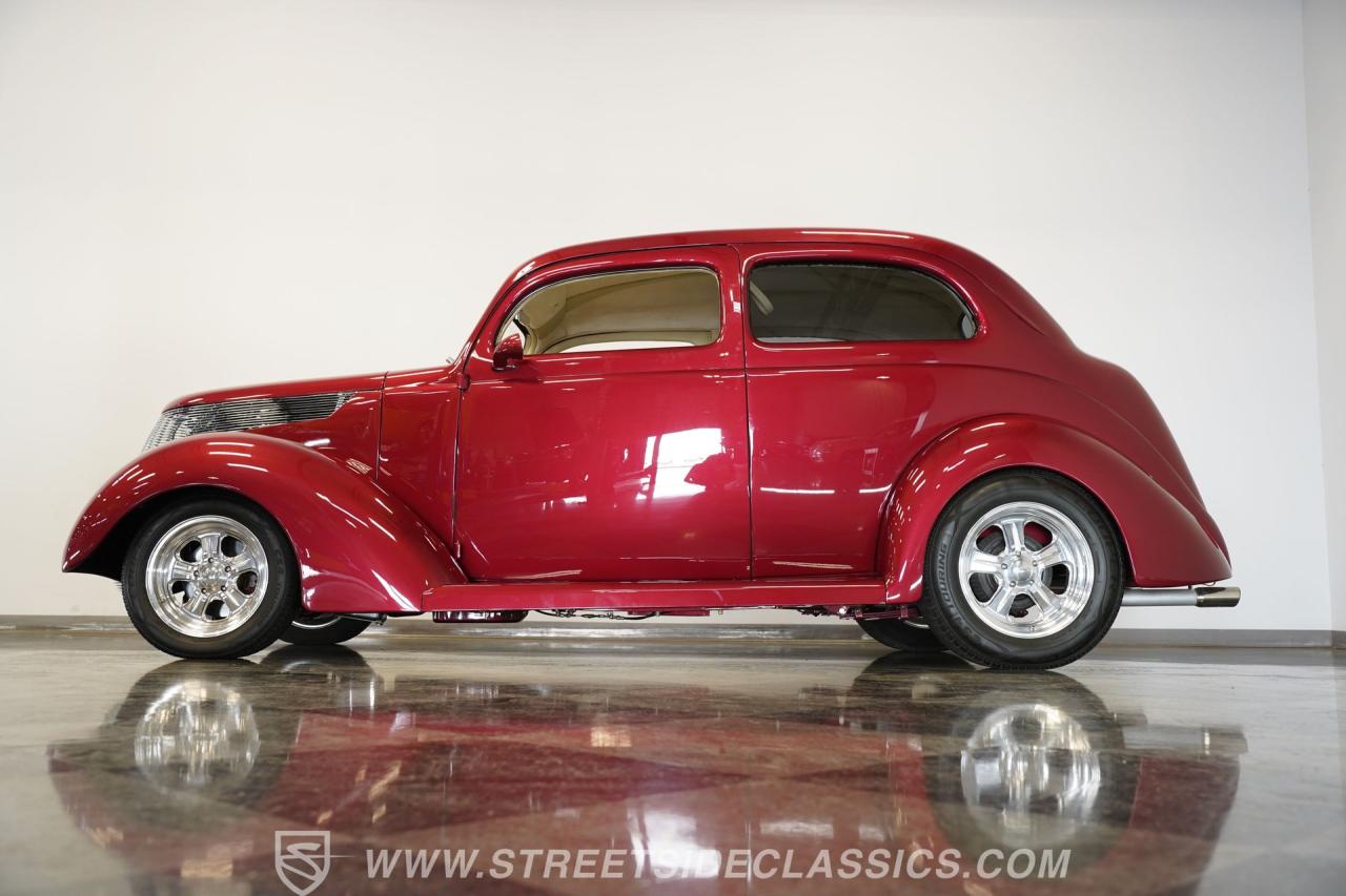 1937 Ford Tudor Sedan