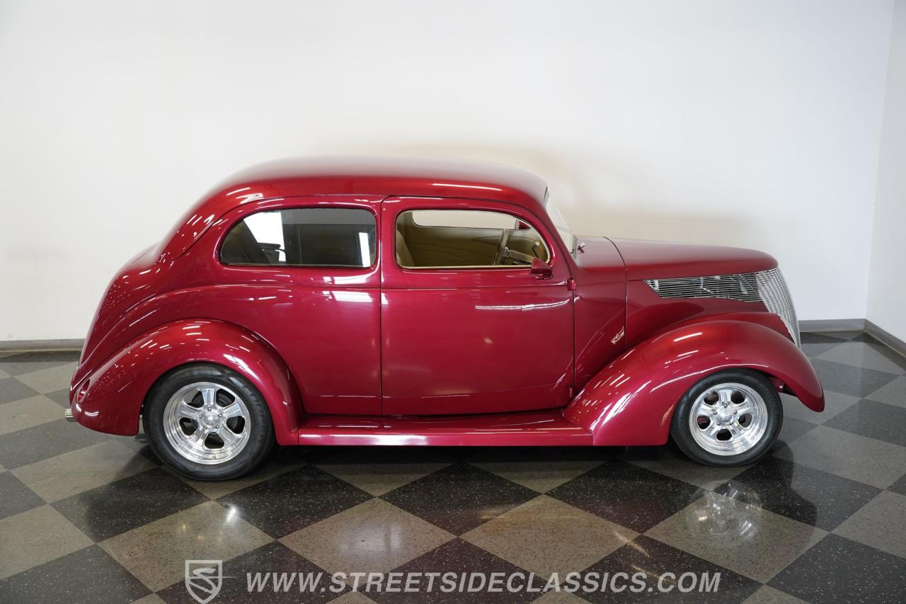 1937 Ford Tudor Sedan