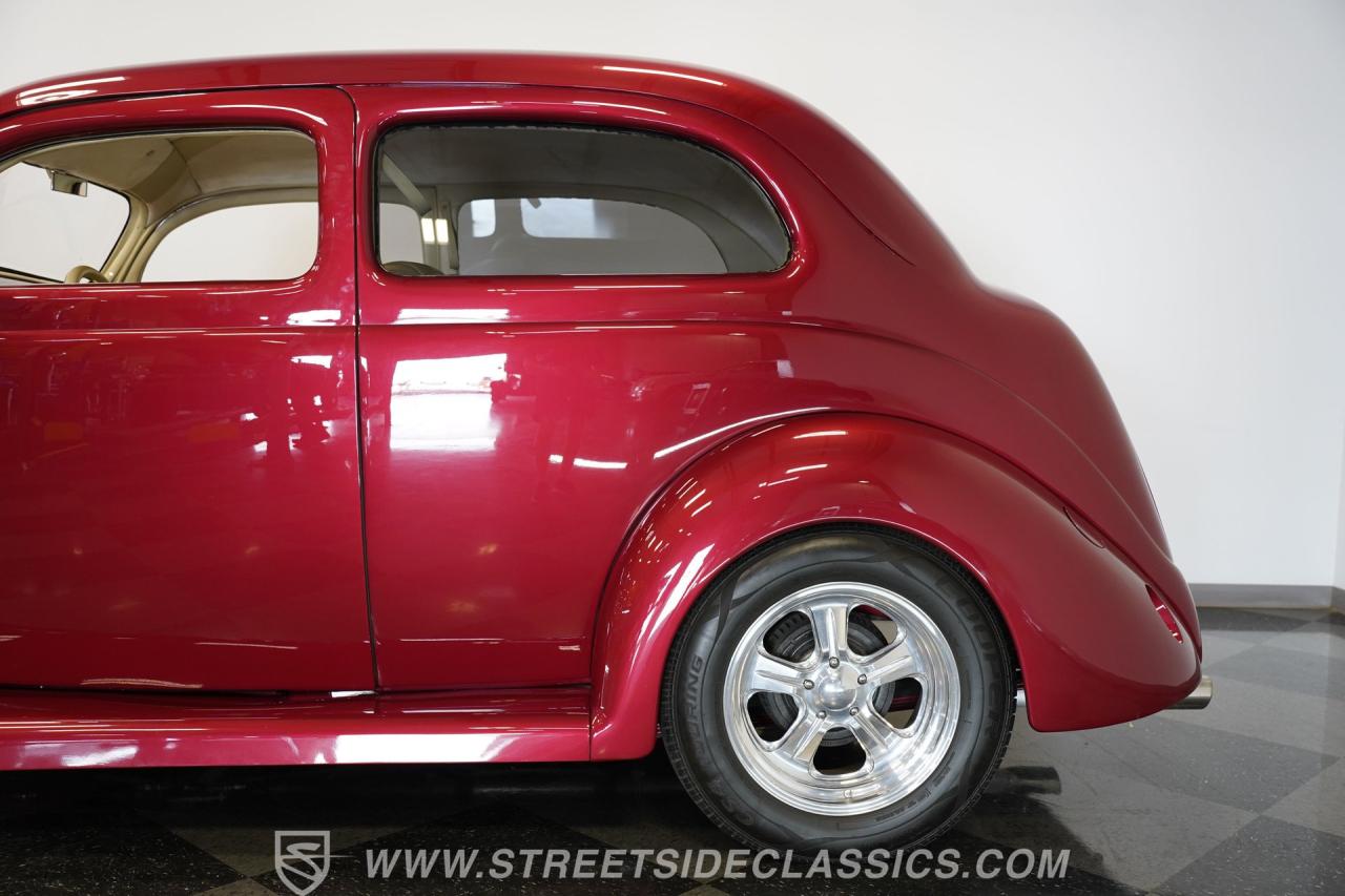 1937 Ford Tudor Sedan