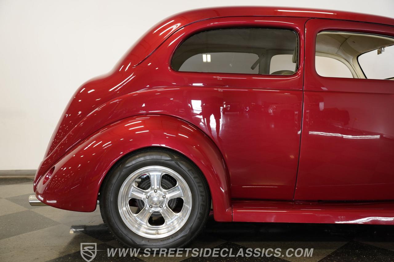 1937 Ford Tudor Sedan
