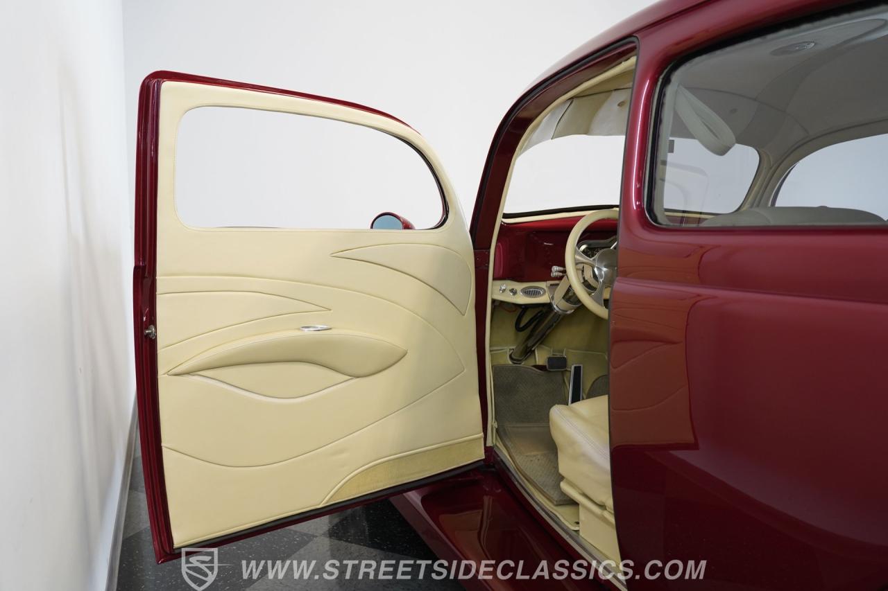 1937 Ford Tudor Sedan