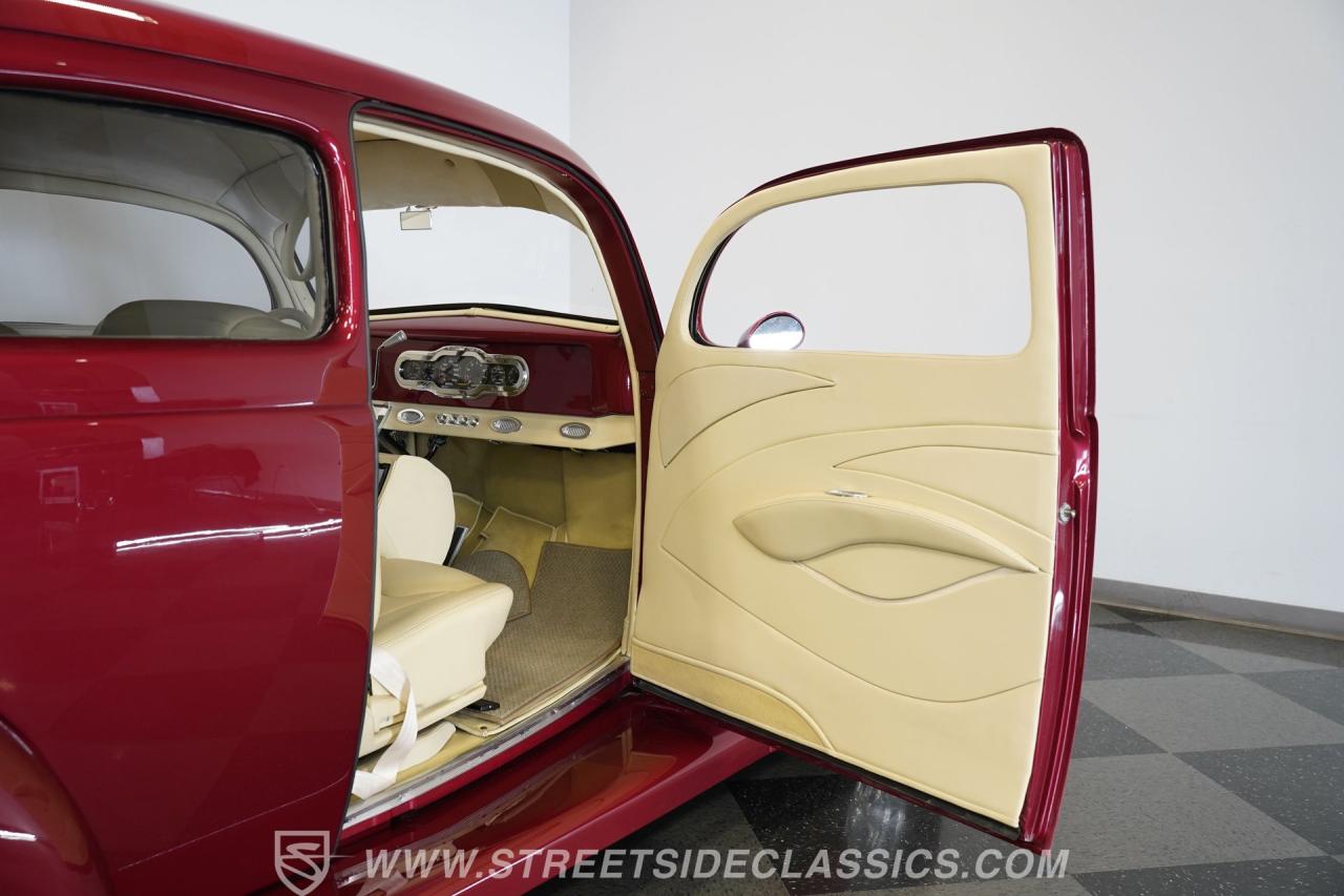 1937 Ford Tudor Sedan