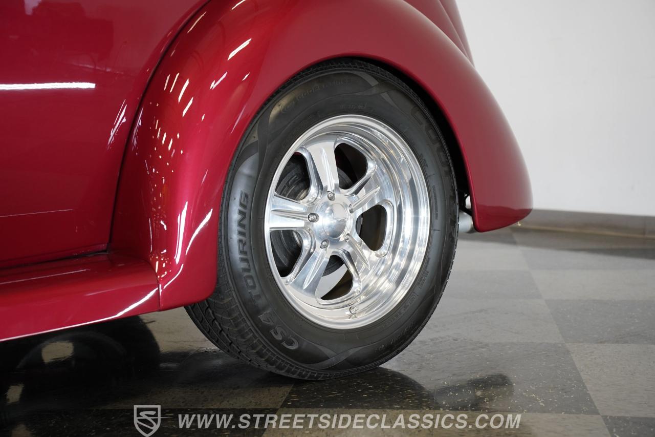 1937 Ford Tudor Sedan