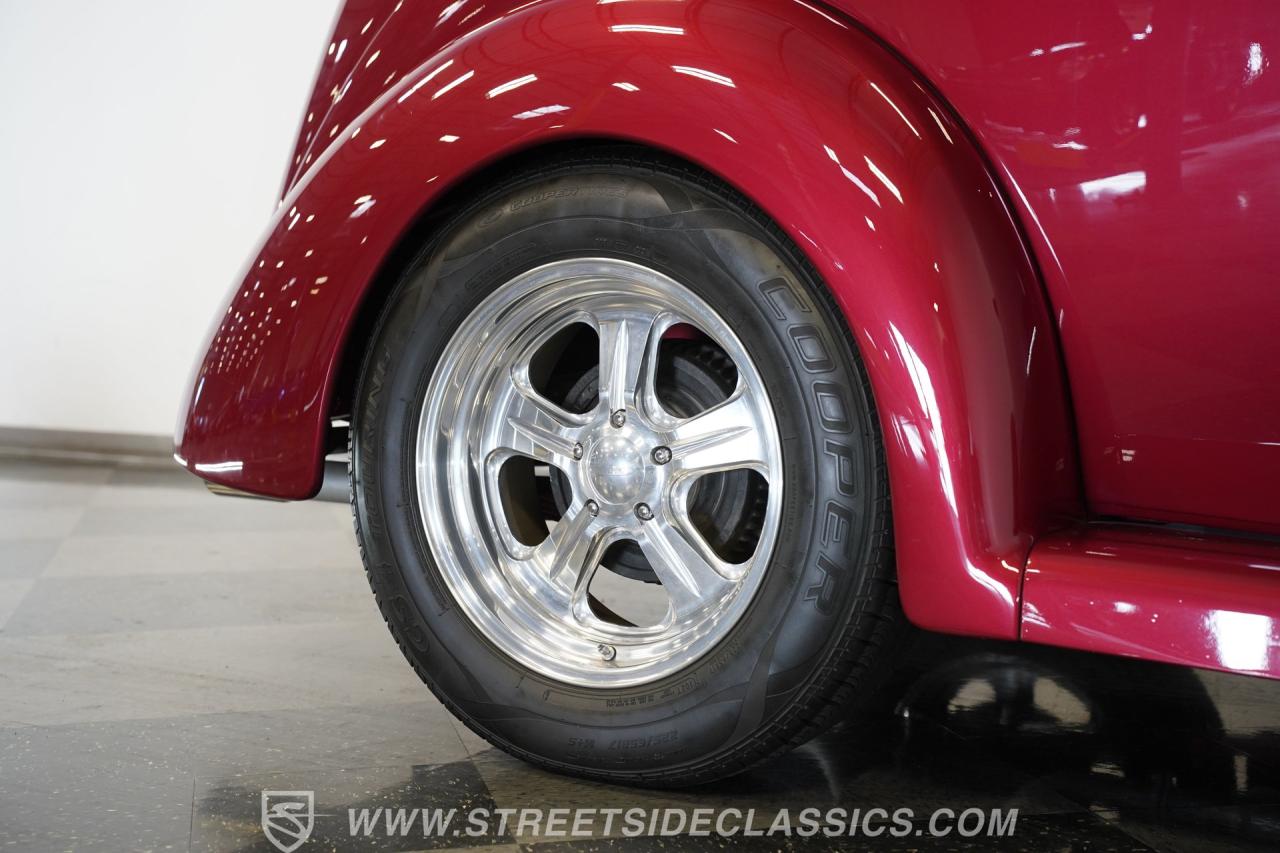 1937 Ford Tudor Sedan