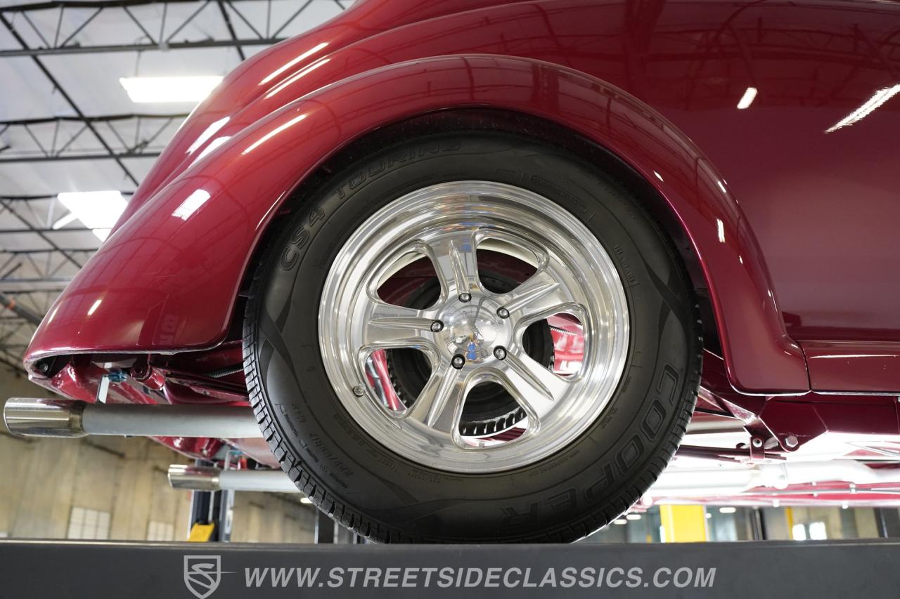 1937 Ford Tudor Sedan