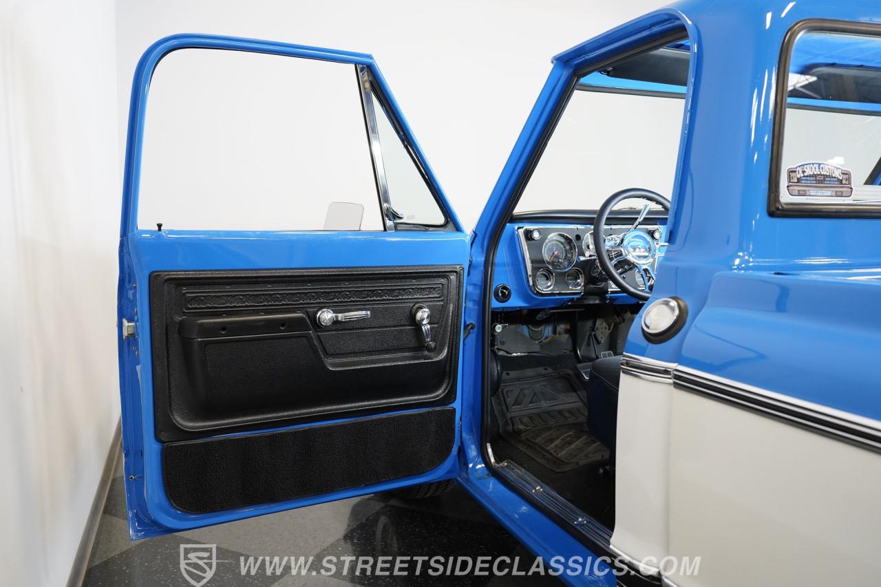 1972 Chevrolet C10 Cheyenne Restomod