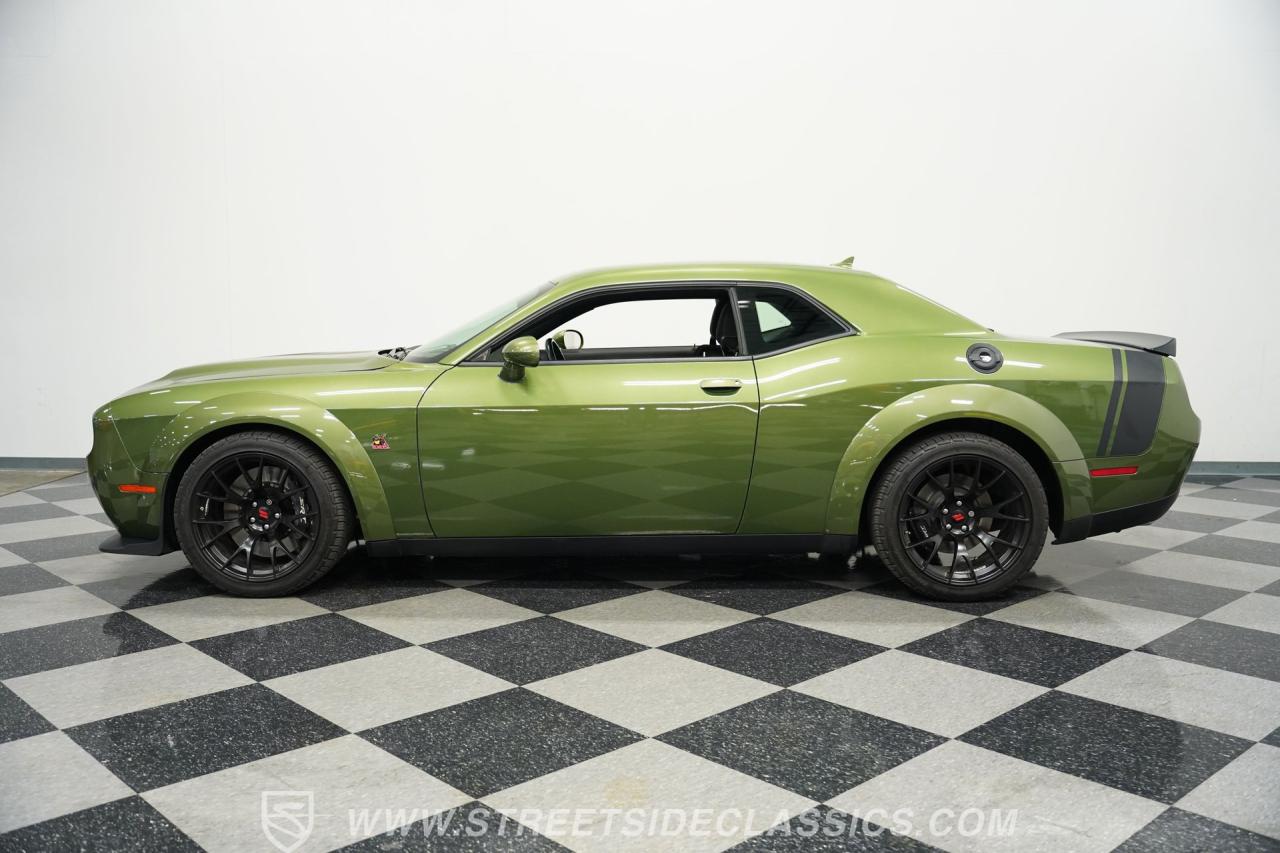 2022 Dodge Challenger R/T Scat Pack Widebody