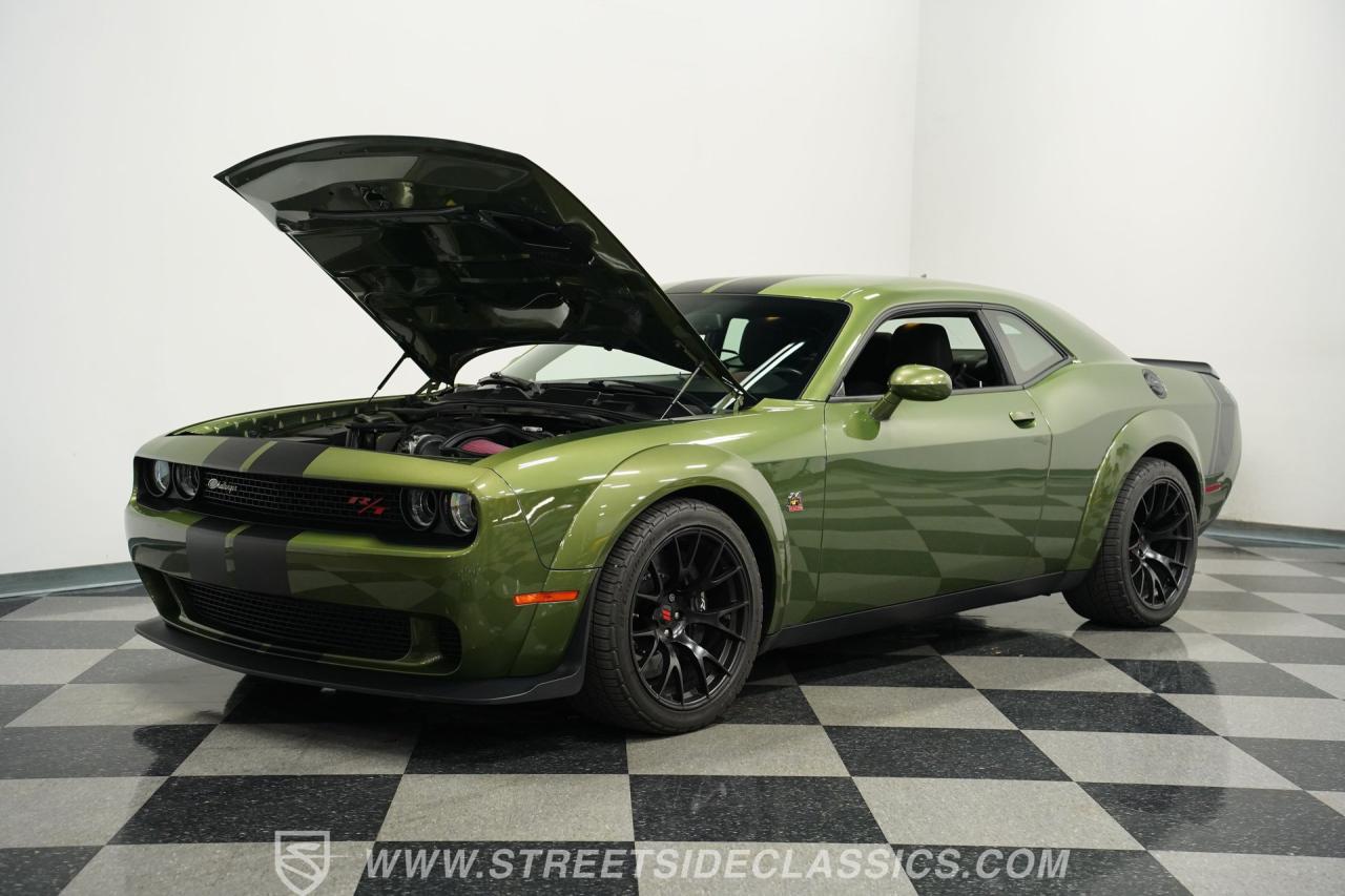 2022 Dodge Challenger R/T Scat Pack Widebody