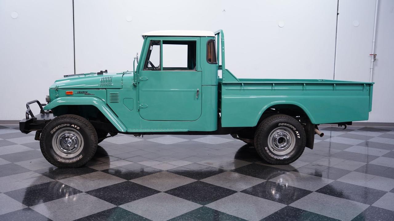 1971 Toyota Land Cruiser FJ45 Pickup