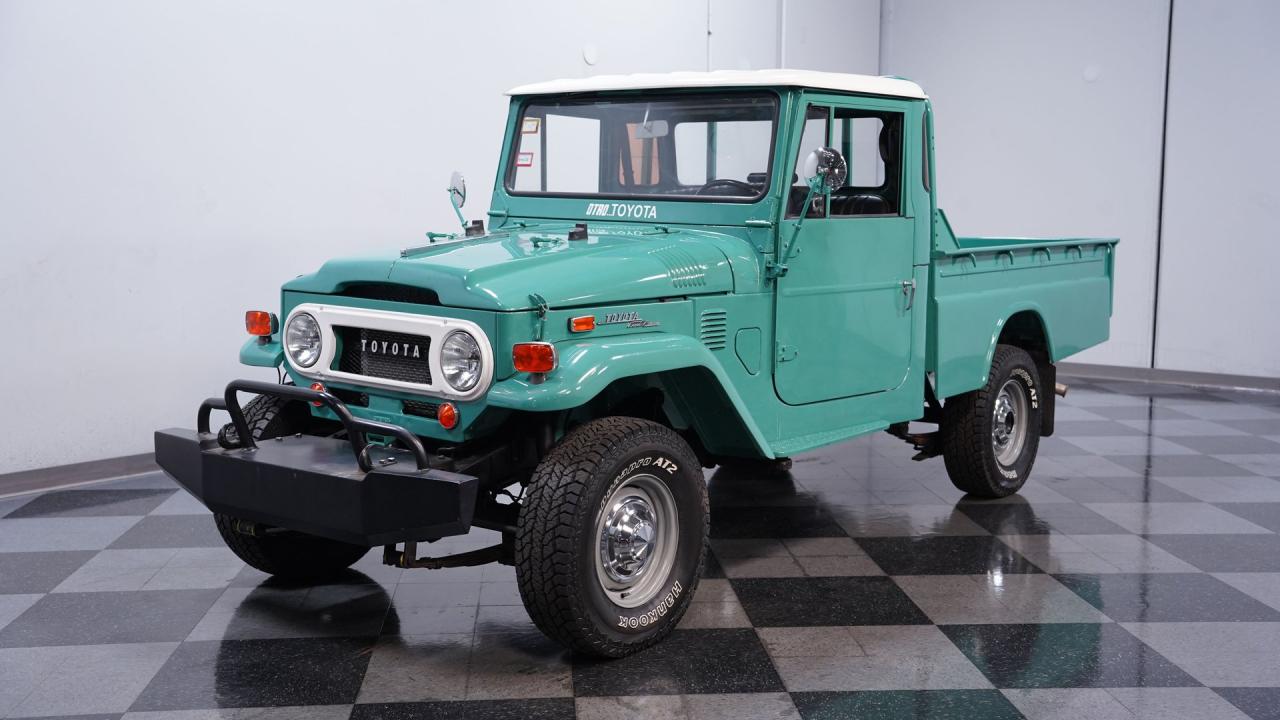 1971 Toyota Land Cruiser FJ45 Pickup