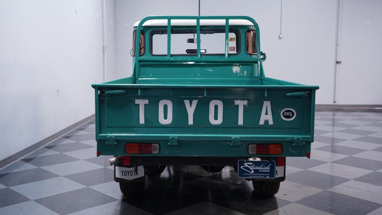 1971 Toyota Land Cruiser FJ45 Pickup