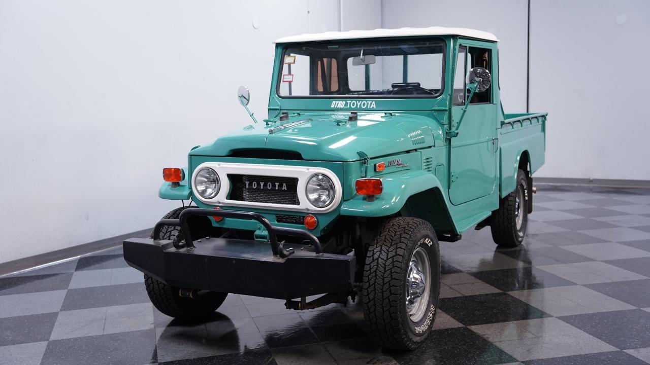 1971 Toyota Land Cruiser FJ45 Pickup