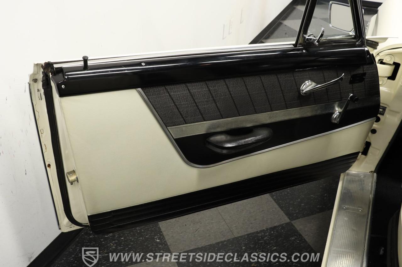 1961 Ford Galaxie Starliner