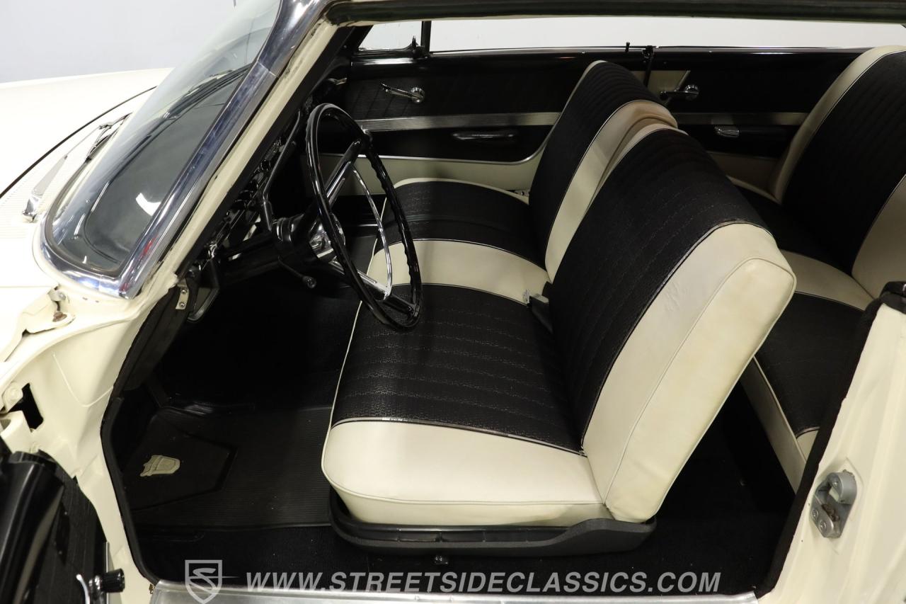 1961 Ford Galaxie Starliner