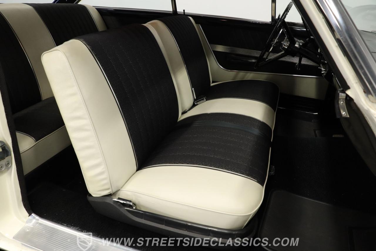 1961 Ford Galaxie Starliner