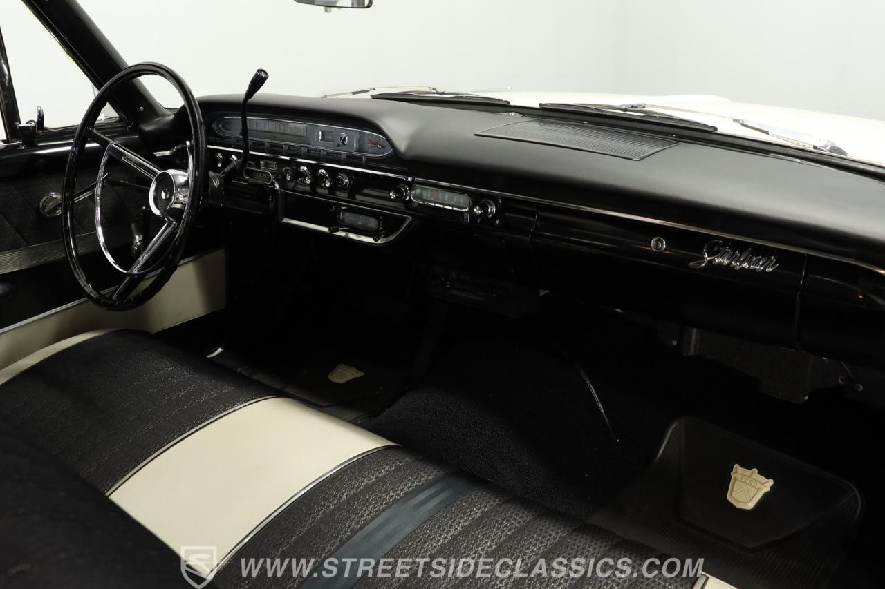 1961 Ford Galaxie Starliner