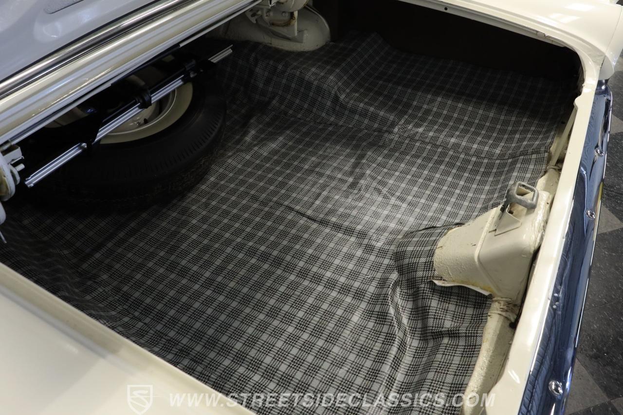 1961 Ford Galaxie Starliner