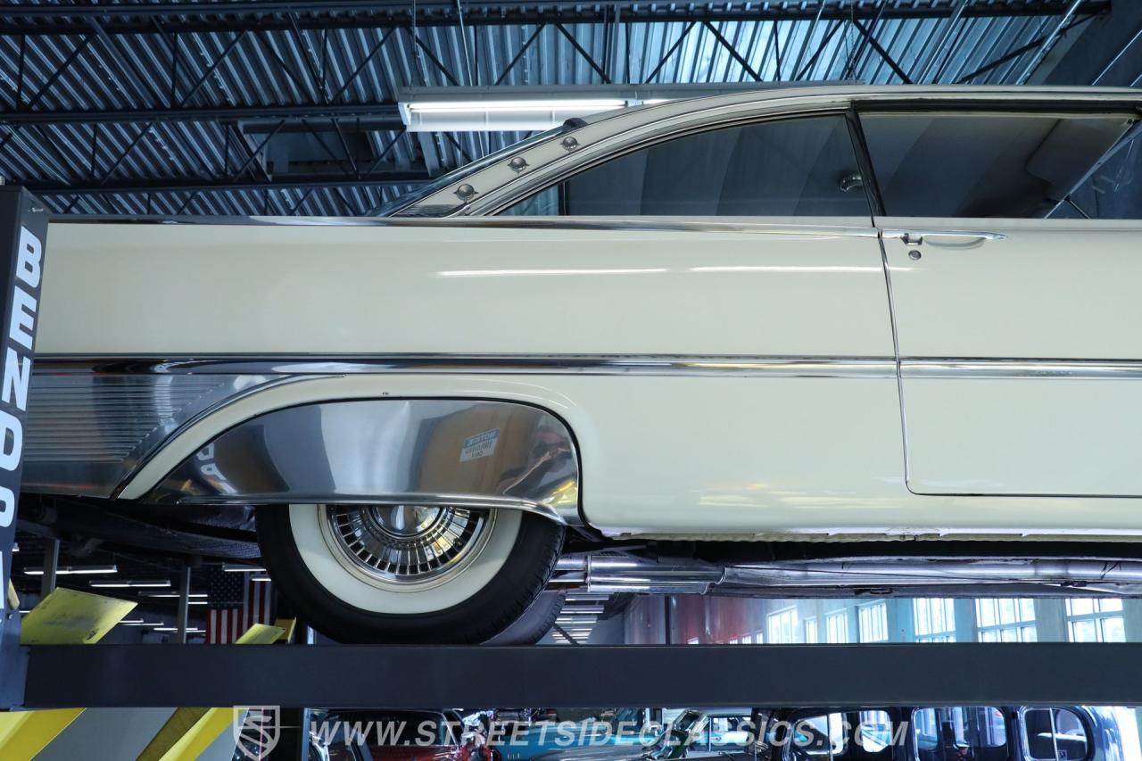 1961 Ford Galaxie Starliner