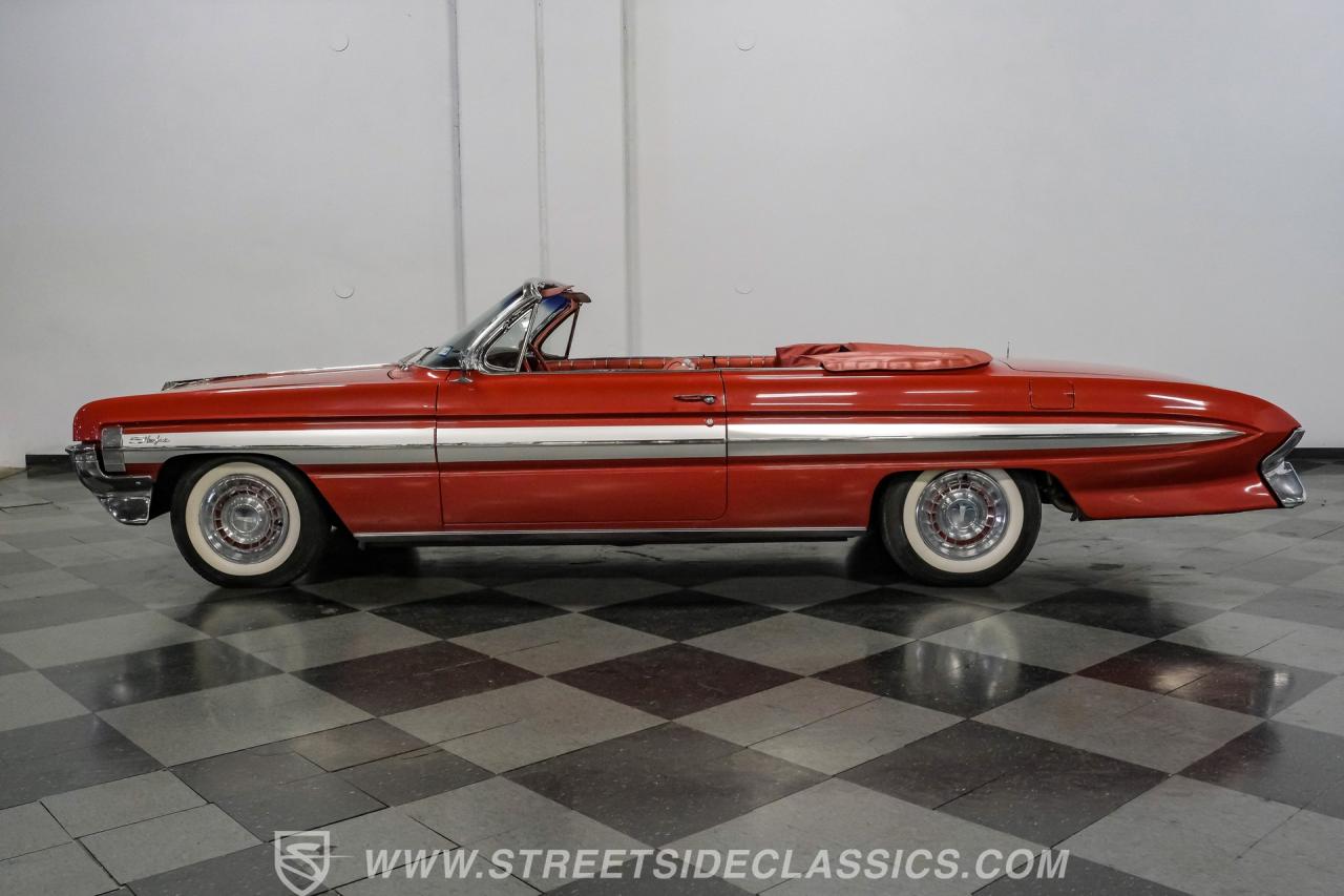 1961 Oldsmobile Starfire Convertible