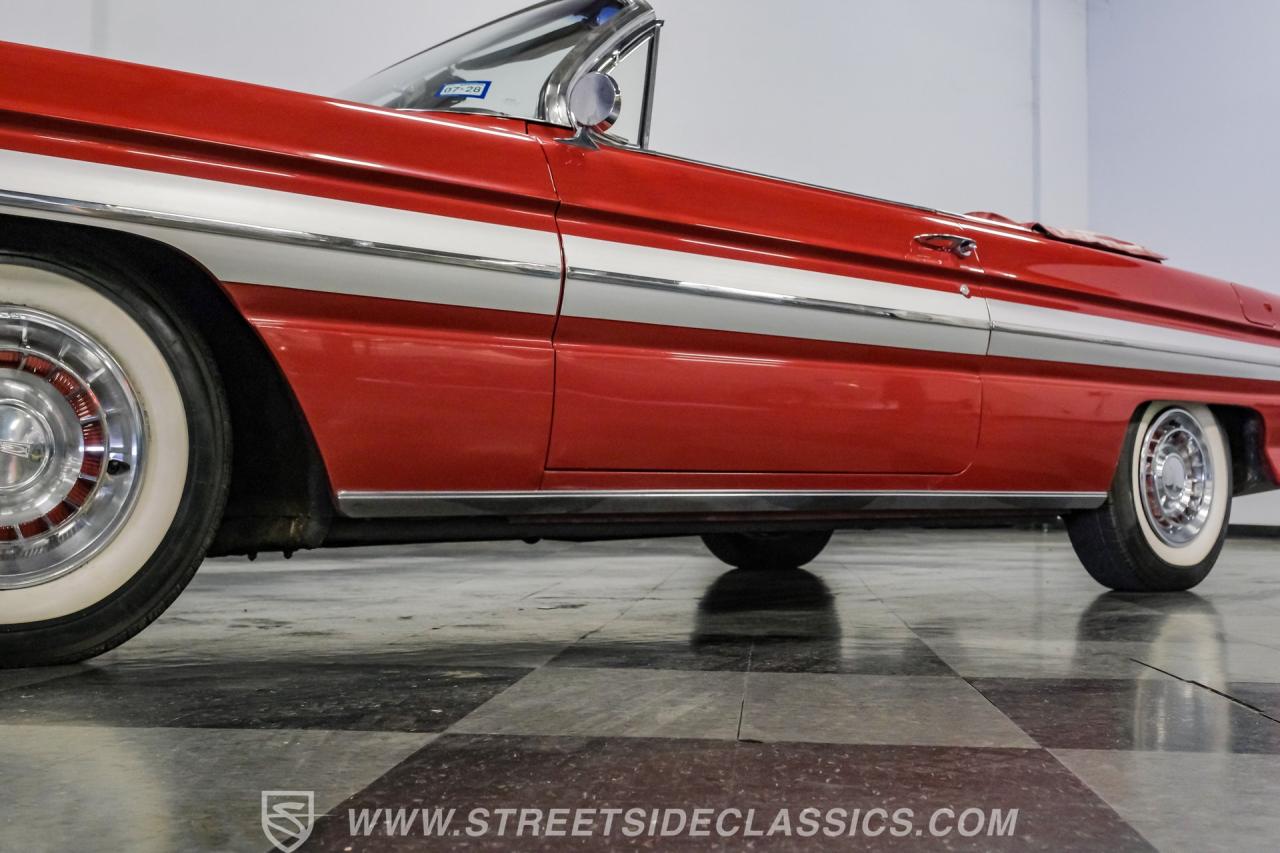 1961 Oldsmobile Starfire Convertible