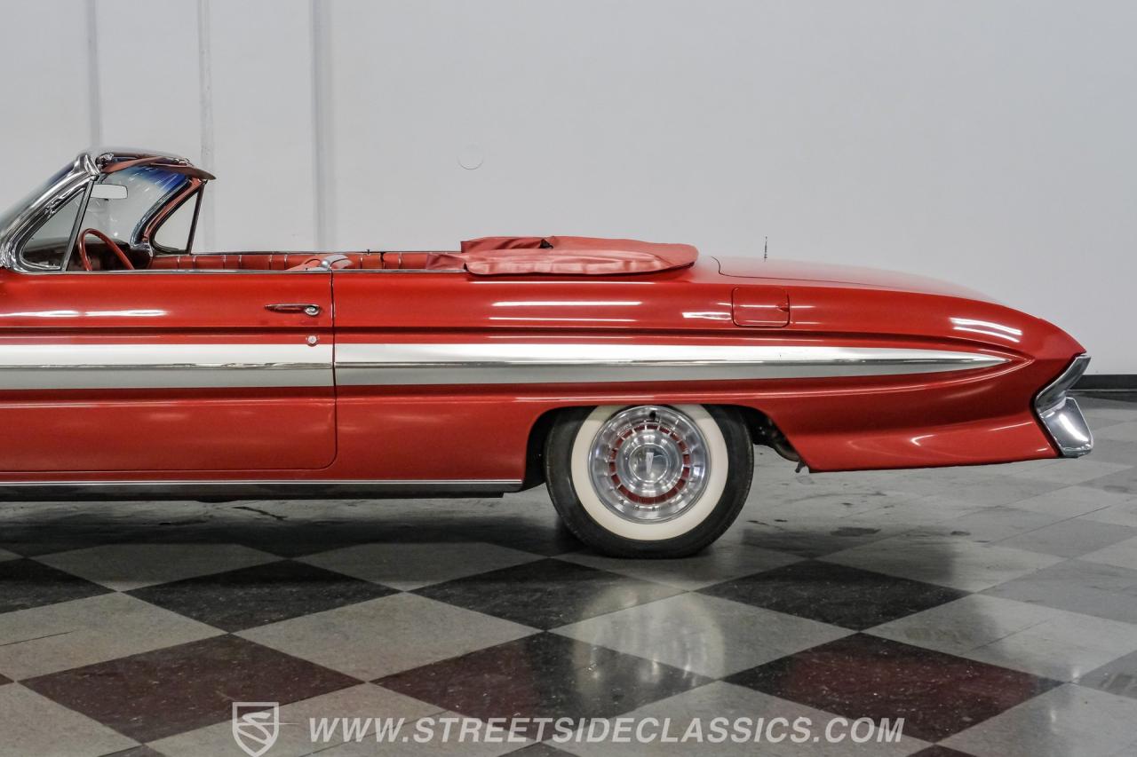 1961 Oldsmobile Starfire Convertible