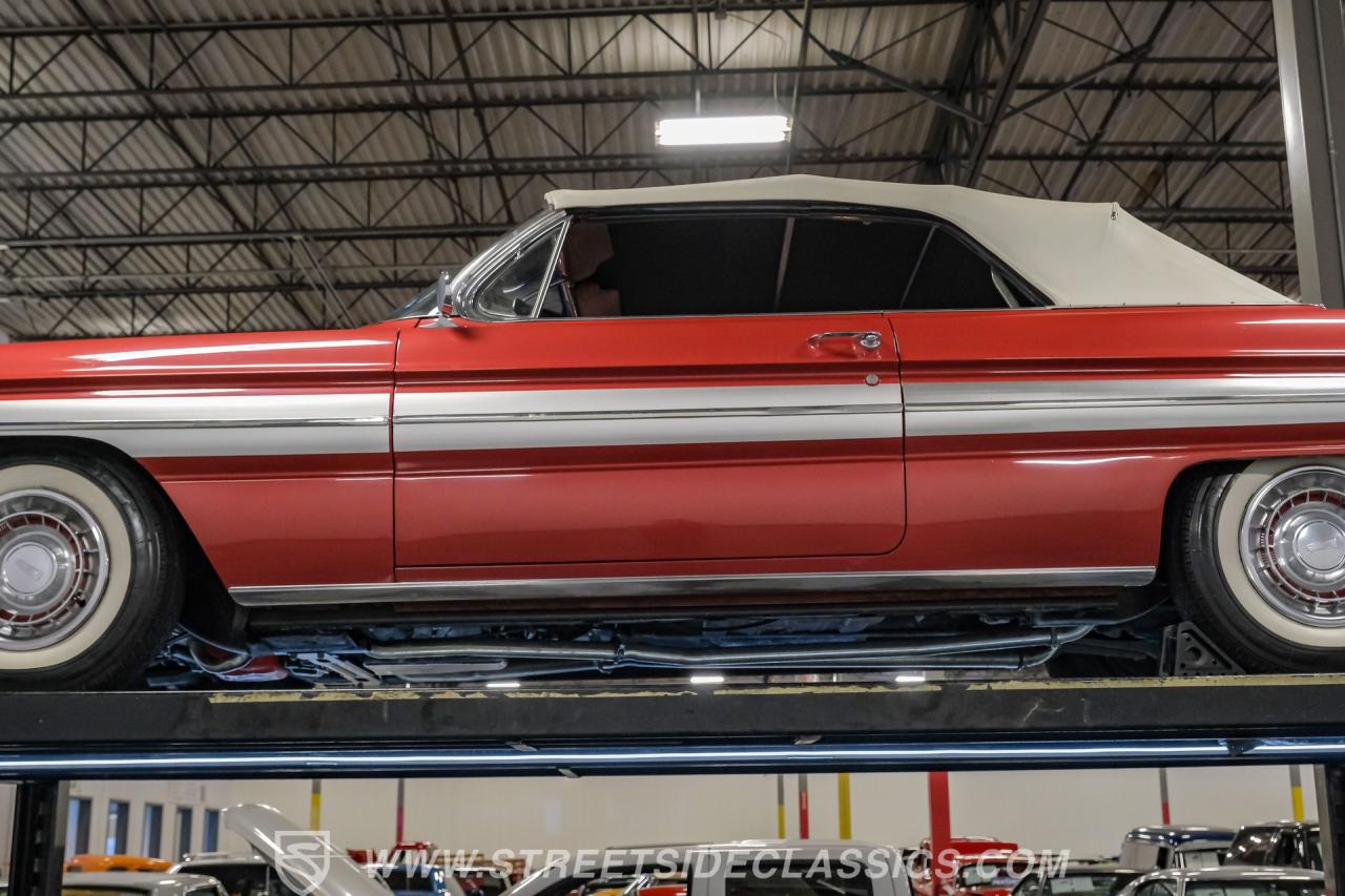 1961 Oldsmobile Starfire Convertible