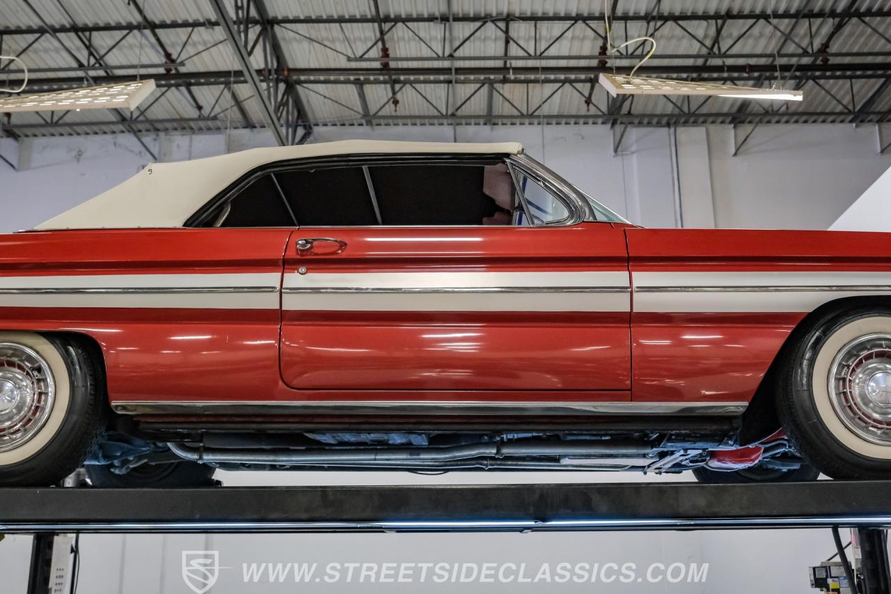 1961 Oldsmobile Starfire Convertible