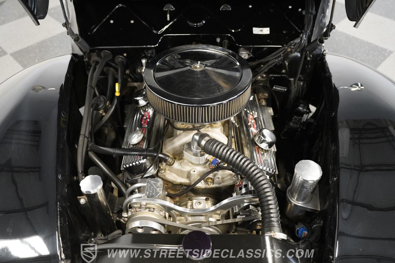 1940 Ford Deluxe Coupe