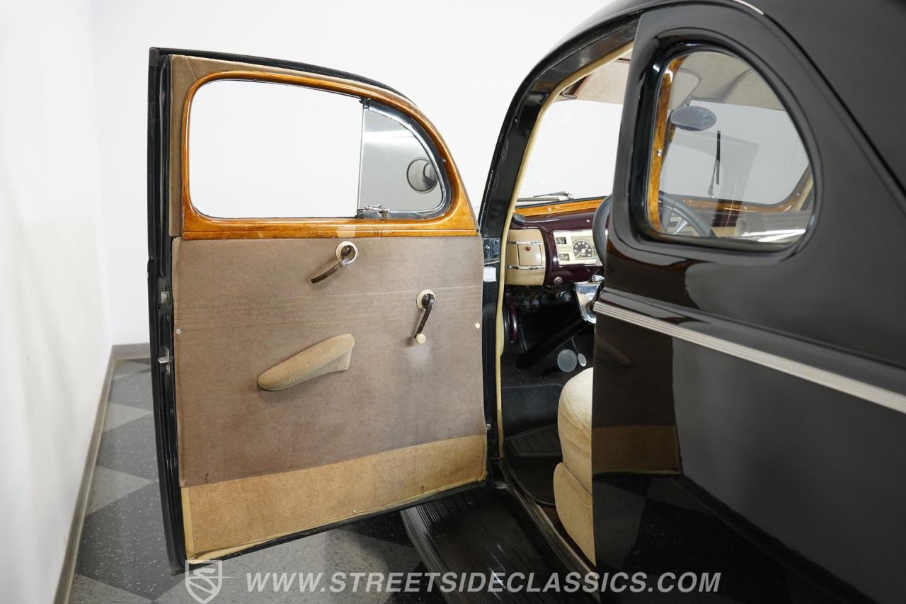 1940 Ford Deluxe Coupe