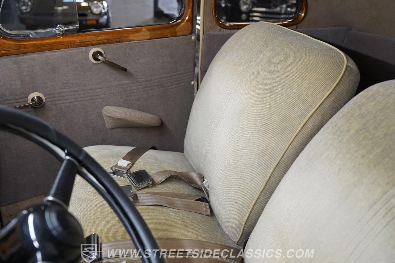 1940 Ford Deluxe Coupe