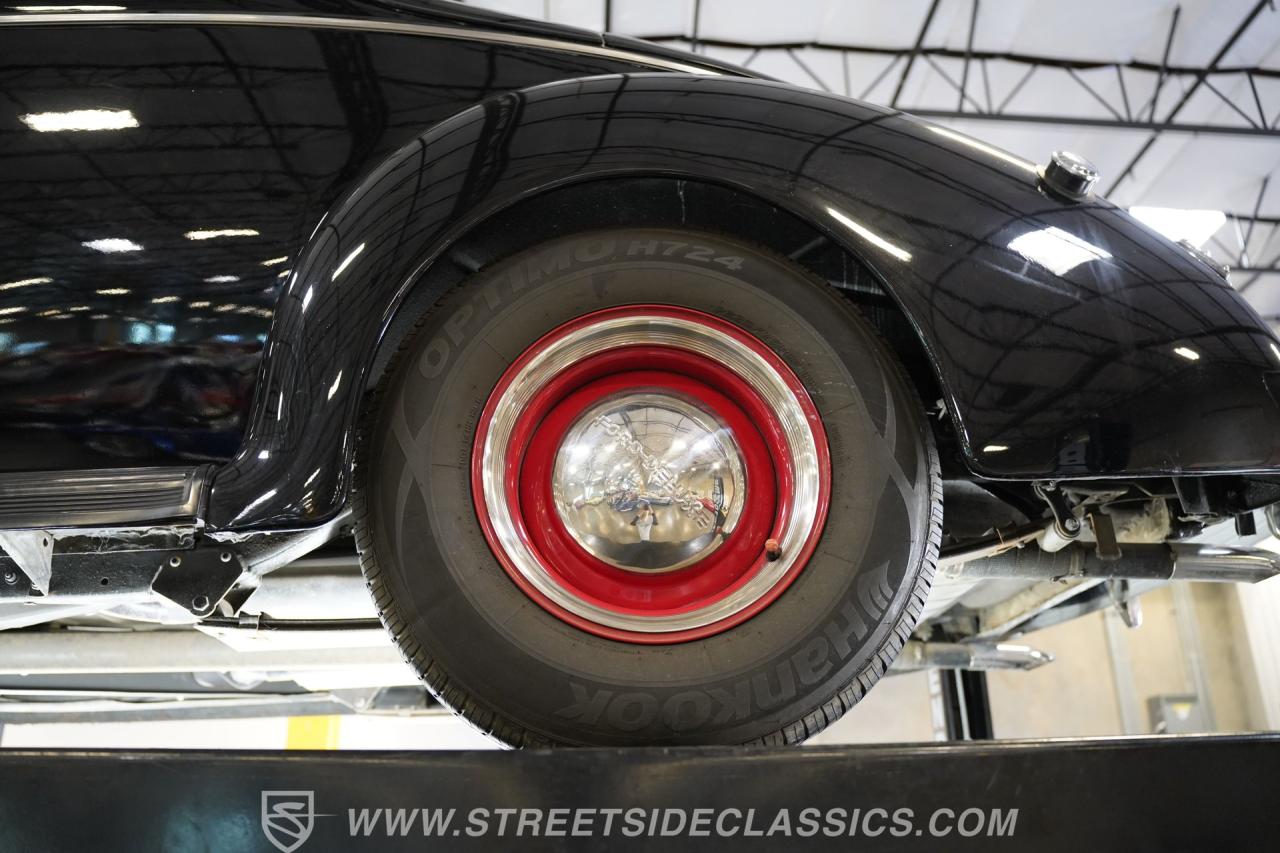 1940 Ford Deluxe Coupe