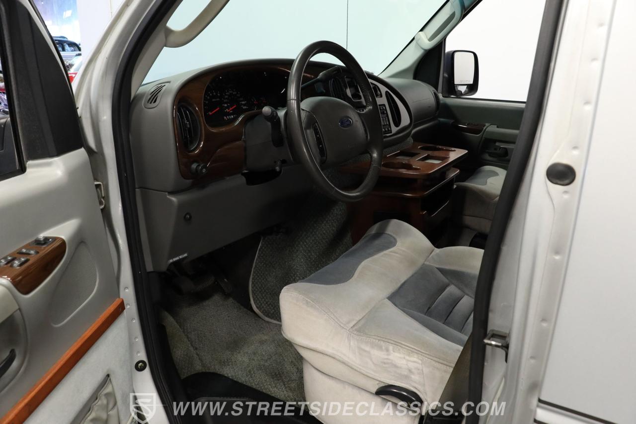 2006 Ford Econoline Custom Van