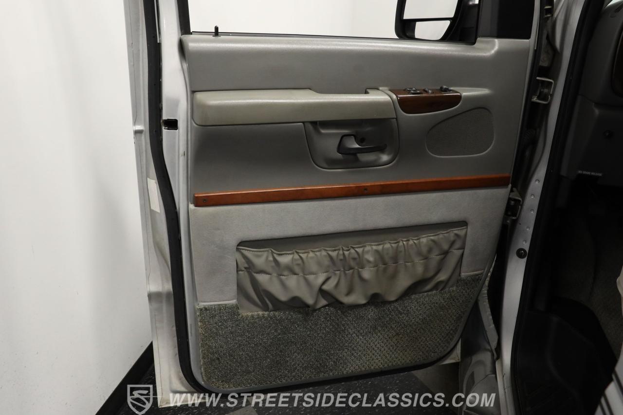 2006 Ford Econoline Custom Van
