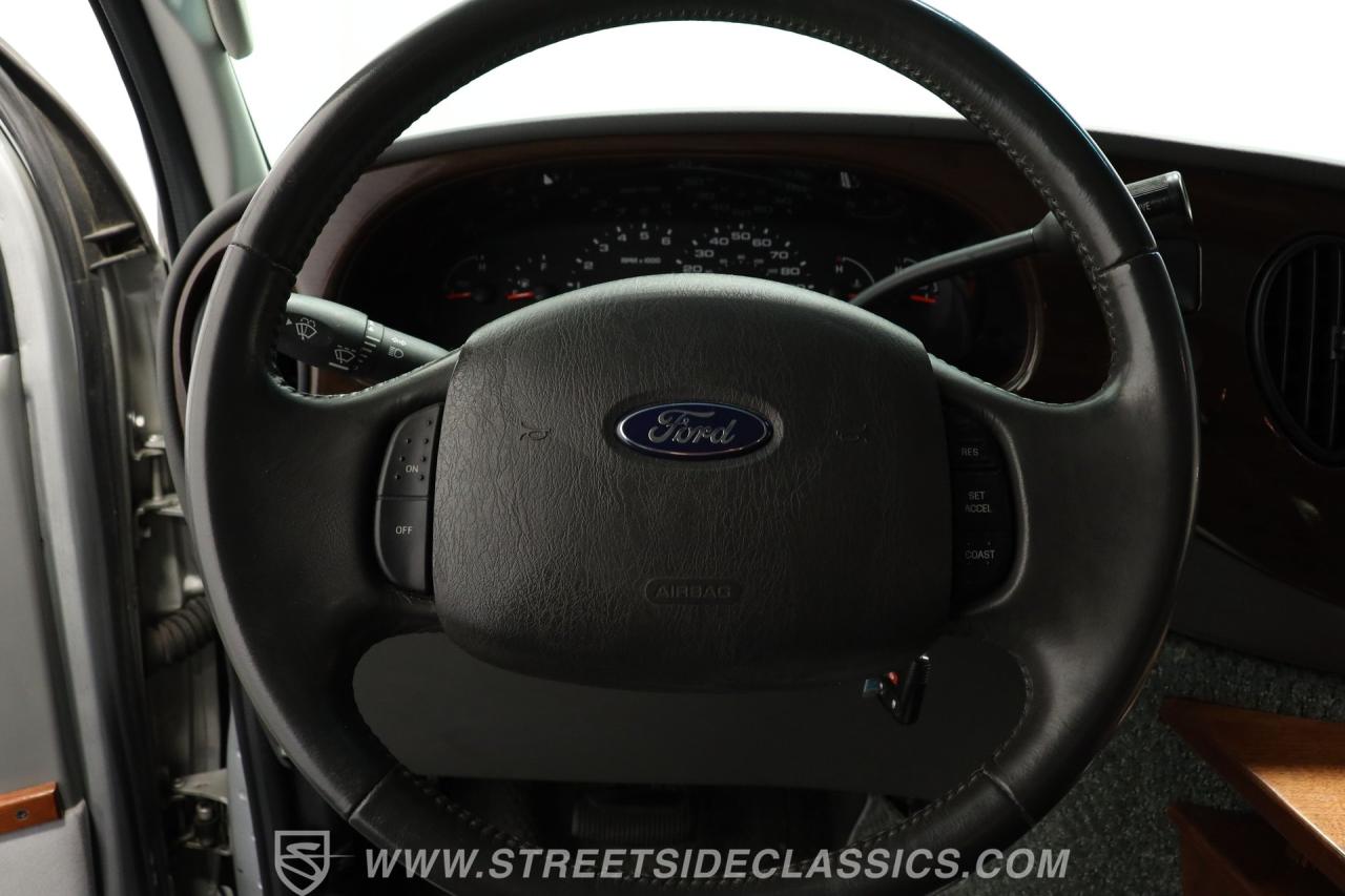 2006 Ford Econoline Custom Van