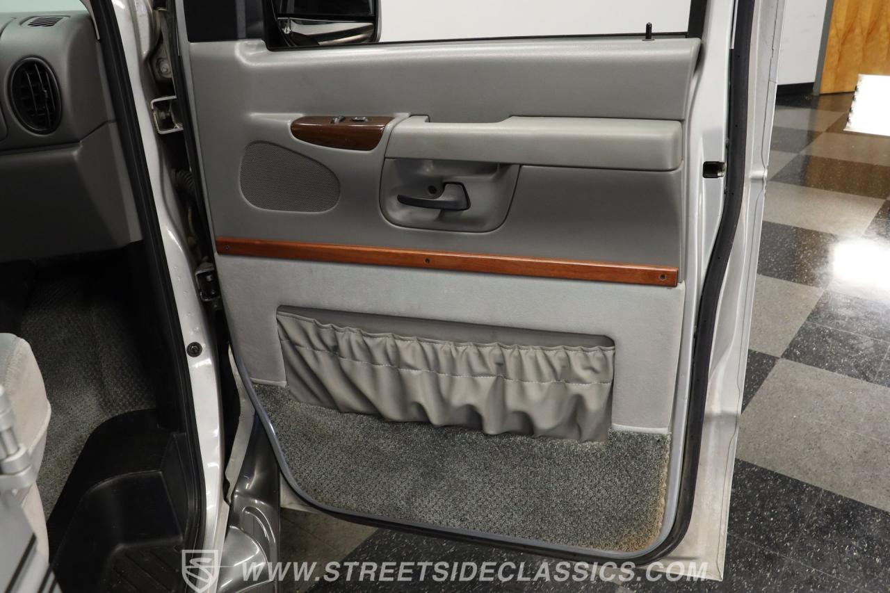 2006 Ford Econoline Custom Van