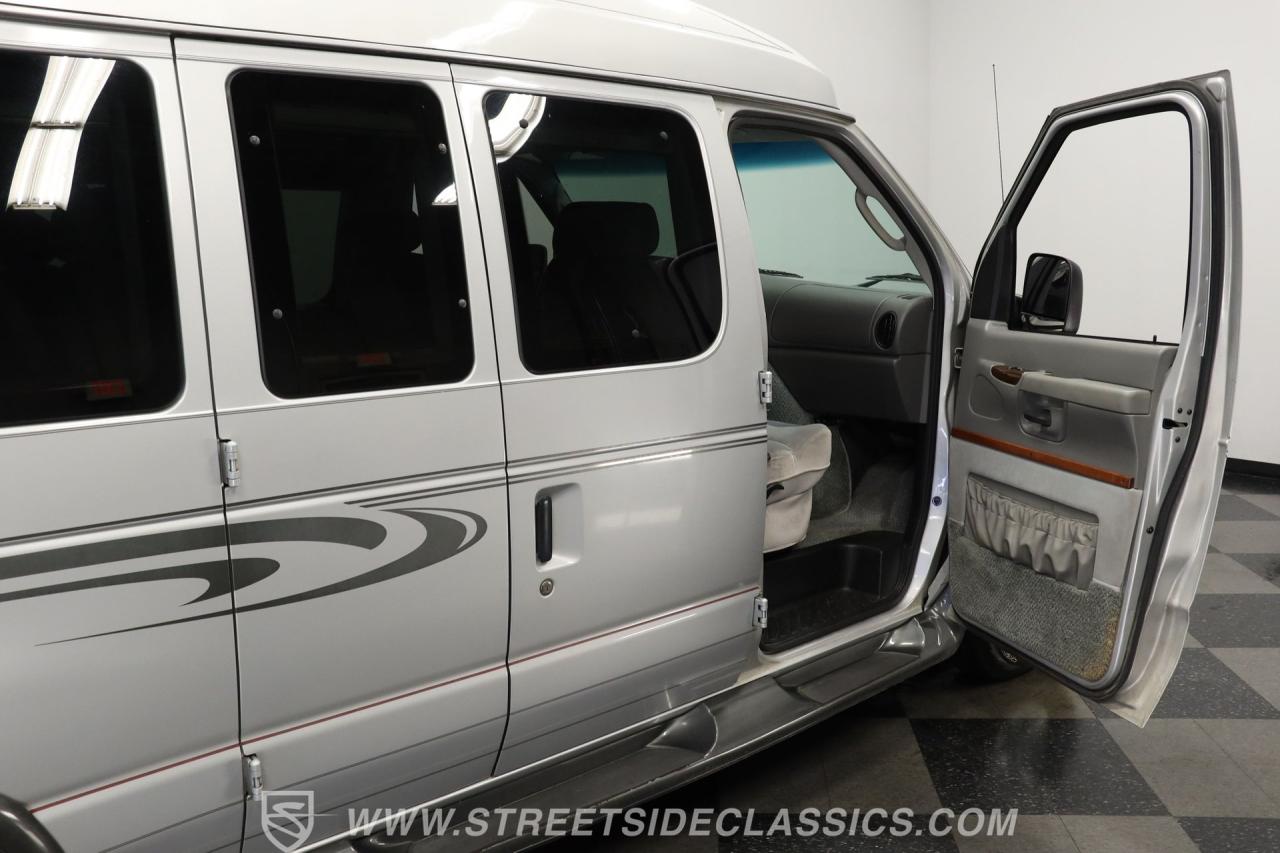 2006 Ford Econoline Custom Van