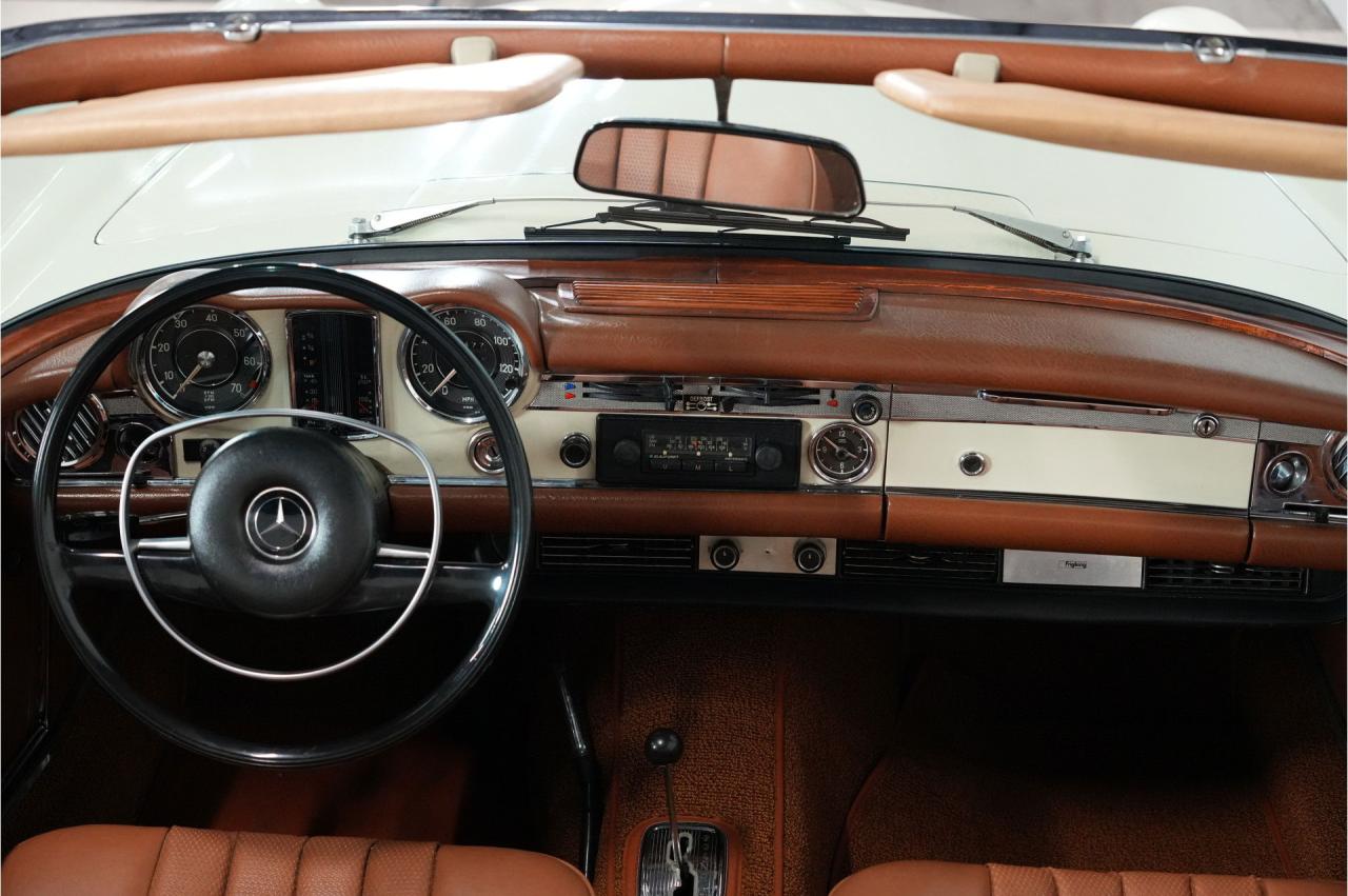 1970 Mercedes - Benz 280 SL AUTOMATIC