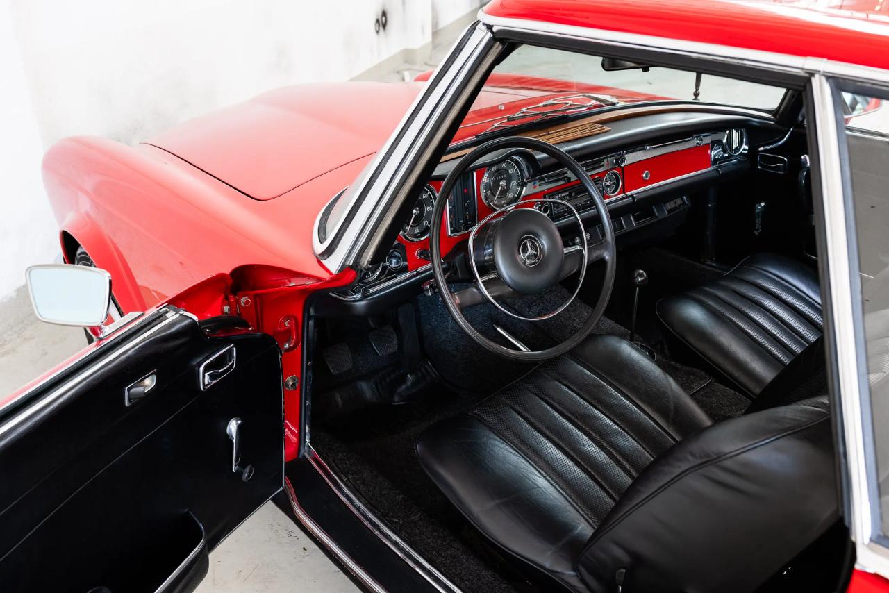 1968 Mercedes - Benz 280 SL Pagode