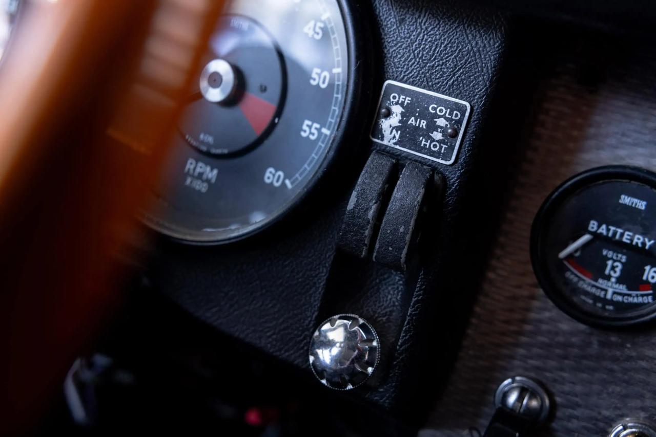 1967 Jaguar E-Type 2+2 FHC