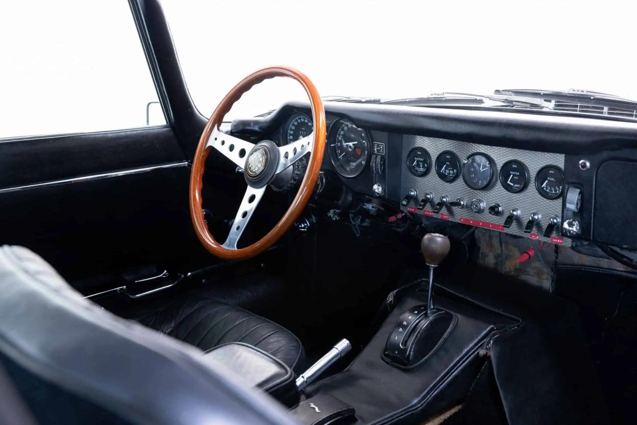 1967 Jaguar E-Type 2+2 FHC