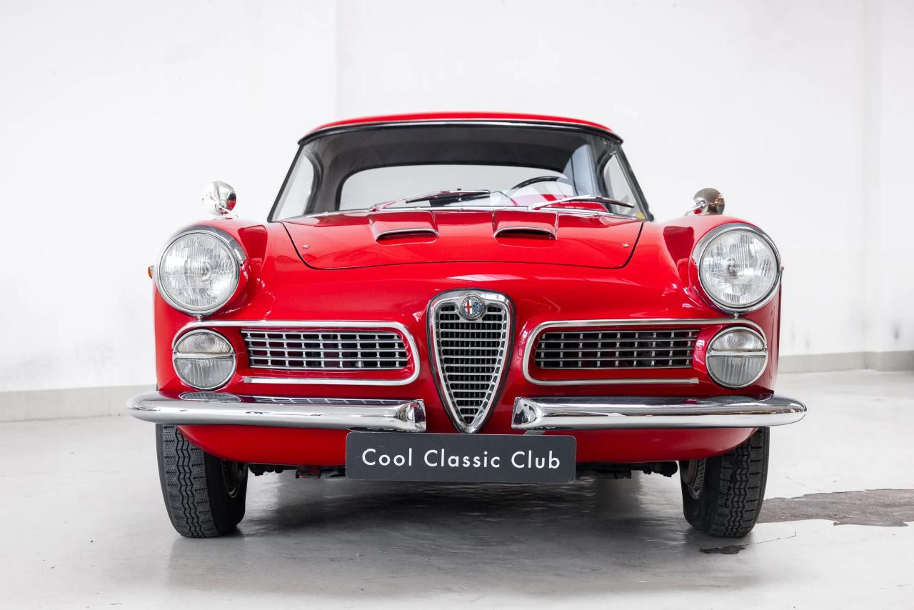 1961 Alfa Romeo 2000 Touring Spider