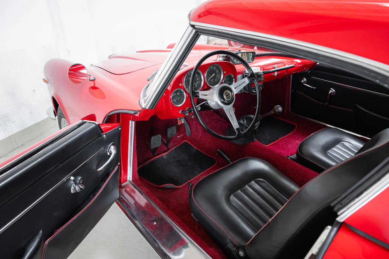1961 Alfa Romeo 2000 Touring Spider