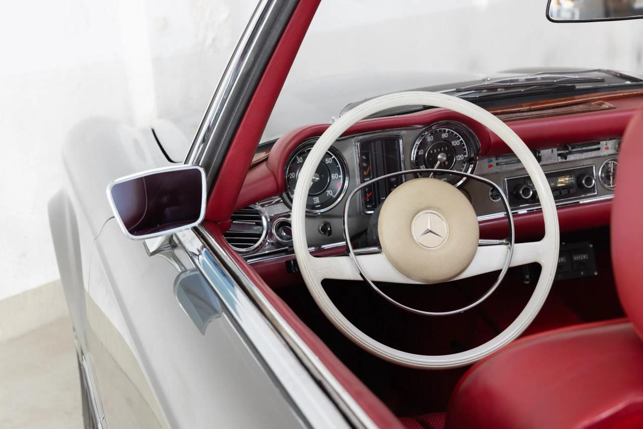 1968 Mercedes - Benz 280 SL