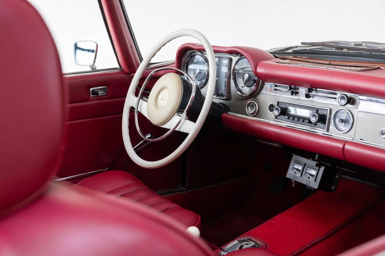 1968 Mercedes - Benz 280 SL