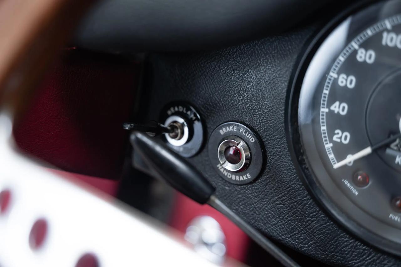 1963 Jaguar E-Type Series 1 FHC