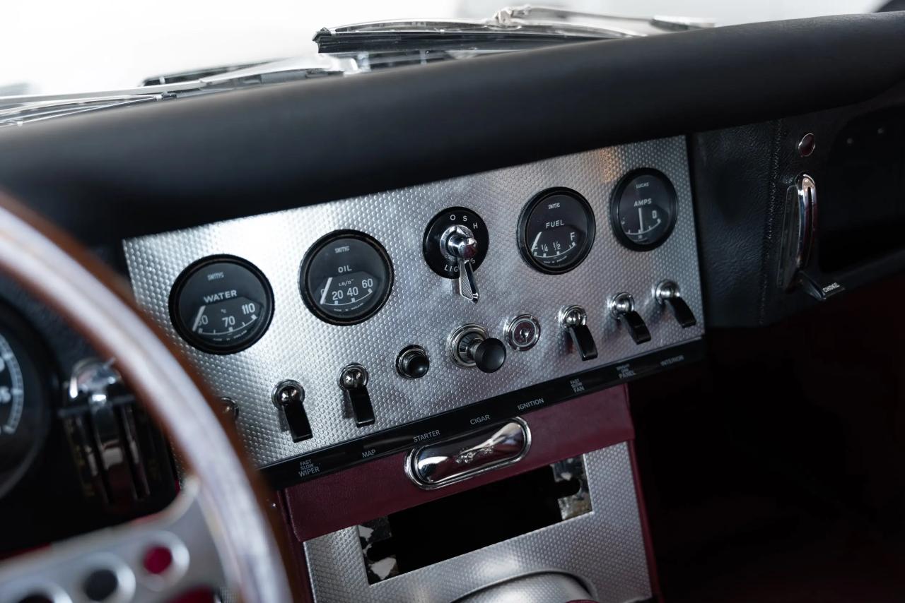 1963 Jaguar E-Type Series 1 FHC