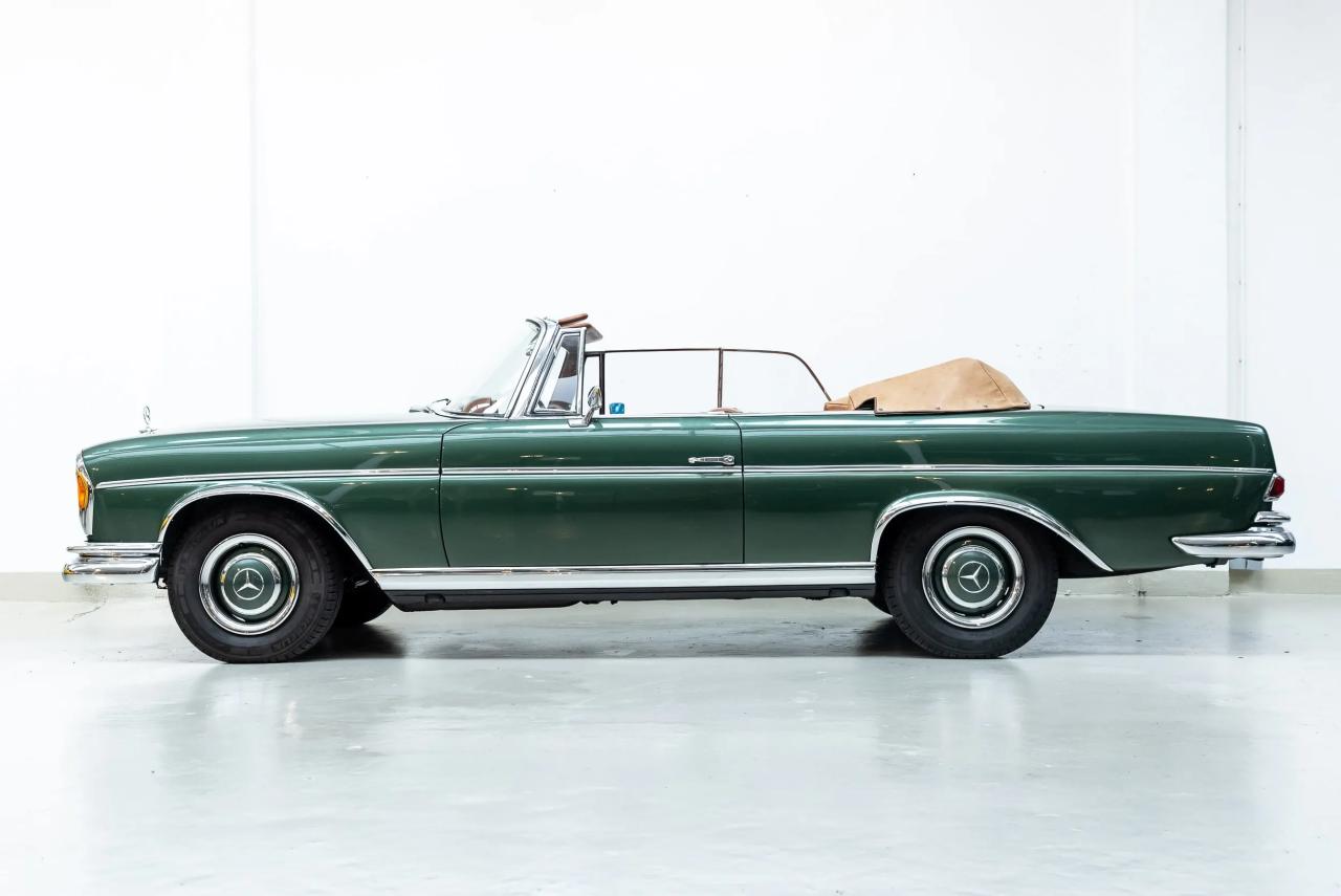 1967 Mercedes - Benz W112 300 SE Cabriolet