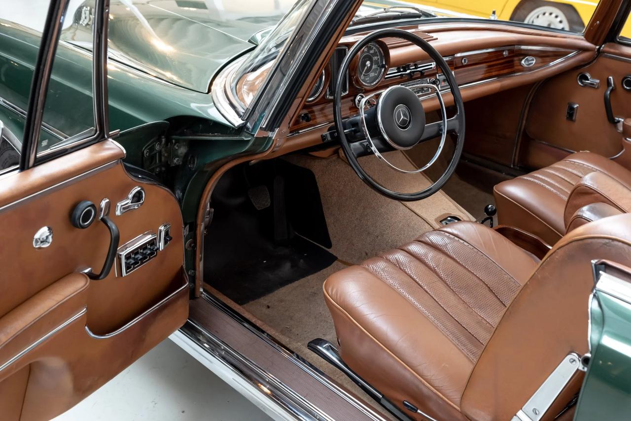 1967 Mercedes - Benz W112 300 SE Cabriolet