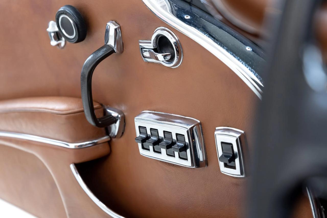 1967 Mercedes - Benz W112 300 SE Cabriolet